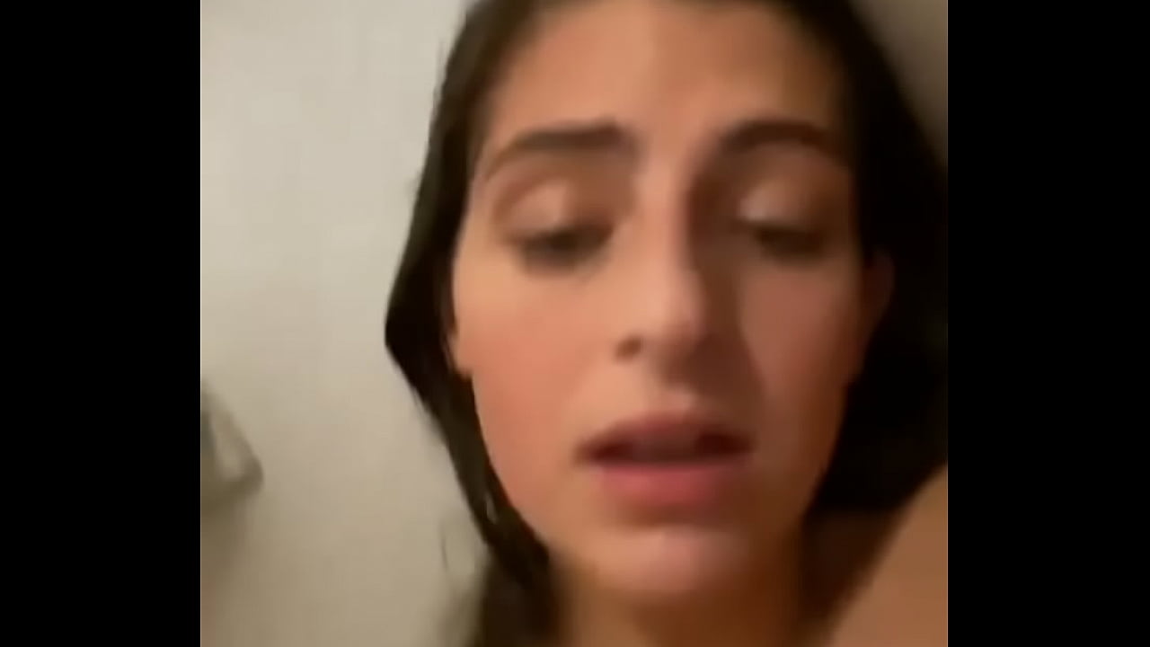 Uma brasa de olhos azuis, pequenos vídeos de sexo em casa, uma selecção de